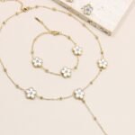 Bracelet trèfle strass blanc