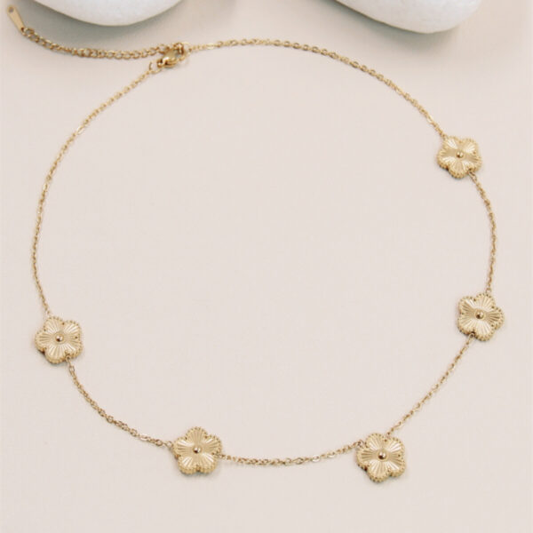 collier-fleur-en-acier-inoxydable-elegance-florale_dore_672652dc28f39