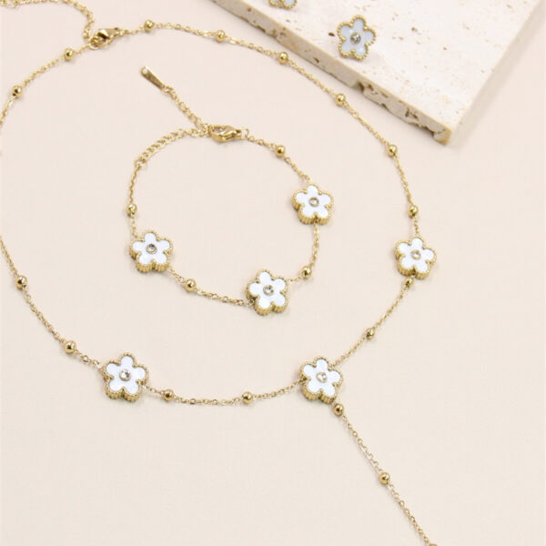 Collier trèfle strass blanc